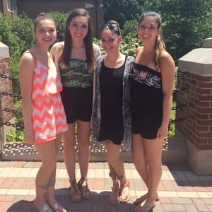 Meet your Posher, Danielle